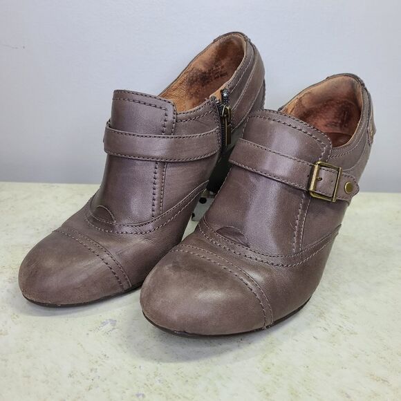 Clarks Grayish Booties 9.5  - Picture 3 of 9